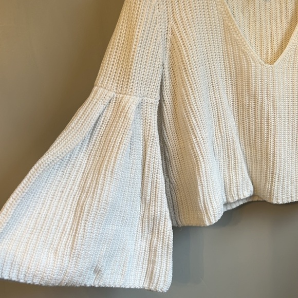Free People Damsel White Bell Sleeve Knit Sweater SZ XS - Picture 3 of 6